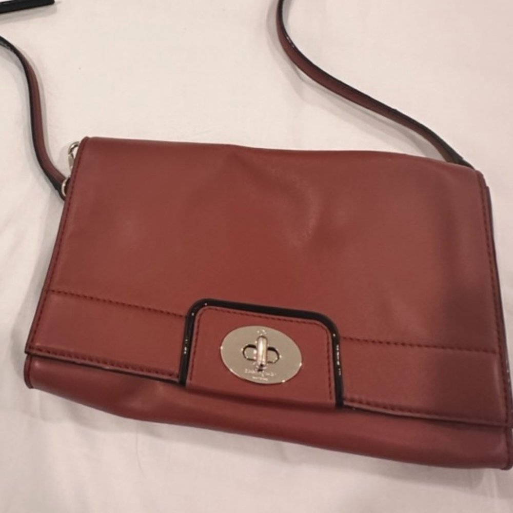 Kate Spade Hampton Road Julina Luxury Leather Turnlock Crossbody Purse Clutch